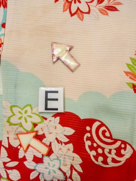 Photo18: O0124I Antique Japanese kimono   Ivory JUBAN undergarment for women / Silk. Flower circle, Unlined, pink pattern  (Grade D) (18)