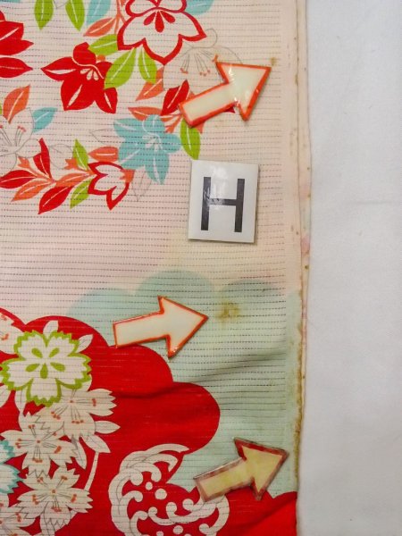 Photo21: O0124I Antique Japanese kimono   Ivory JUBAN undergarment for women / Silk. Flower circle, Unlined, pink pattern  (Grade D) (21)