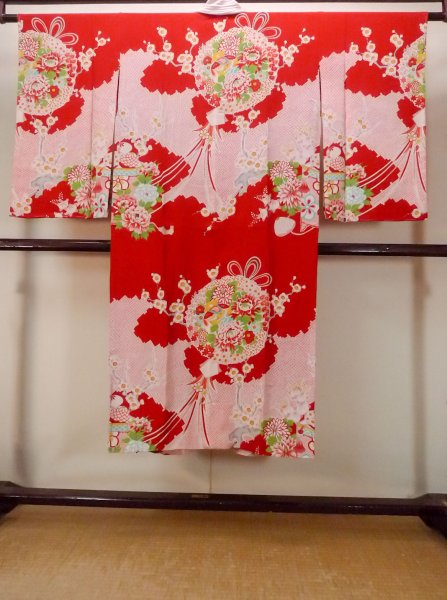 Photo2: O0124O Antique Japanese kimono   Red JUBAN undergarment for women / Silk. Peony,   (Grade C) (2)