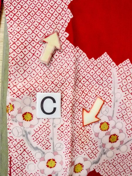 Photo16: O0124O Antique Japanese kimono   Red JUBAN undergarment for women / Silk. Peony,   (Grade C) (16)