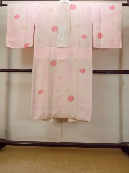 Photo2: O0124P Vintage Japanese kimono  Pale Pink JUBAN undergarment for women / Silk. Chrysanthemum,   (Grade C) (2)