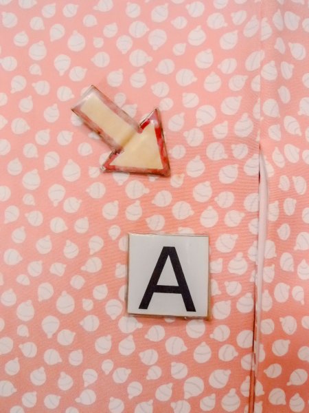 Photo14: O0124S Vintage Japanese kimono  Pale Coral JUBAN undergarment for women / Silk.  Bell pattern  (Grade B) (14)