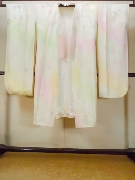 Photo1: O0124W Vintage Japanese kimono  Shiny Ivory JUBAN undergarment for women / Silk. Flower,   (Grade B) (1)
