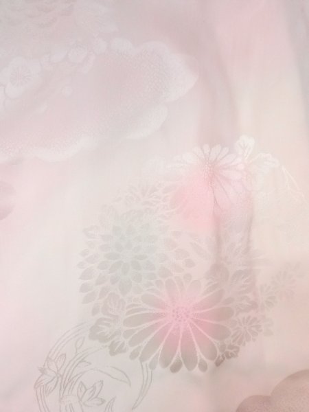 Photo3: O0124X Vintage Japanese kimono  Pale Pink JUBAN undergarment for women / Silk.  Plum blossoms, clouds pattern  (Grade B) (3)