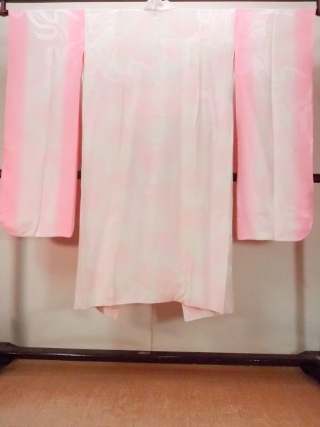 Photo2: O0125C Vintage Japanese kimono  Pale Pink JUBAN undergarment for women / Silk. Chrysanthemum,   (Grade C) (2)