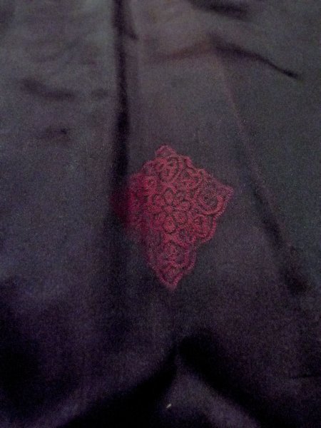 Photo9: O0131A Vintage Japanese kimono   Black MICHIYUKI outer coat for women / Silk. Chrysanthemum,   (Grade B) (9)