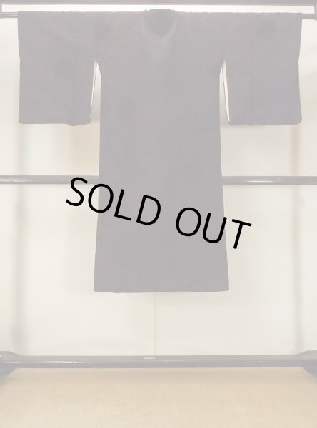 Photo2: Mint O0131D Vintage Japanese kimono   Black MICHIYUKI outer coat for women / Cotton. Chrysanthemum, Material: velvet  (Grade A) (2)