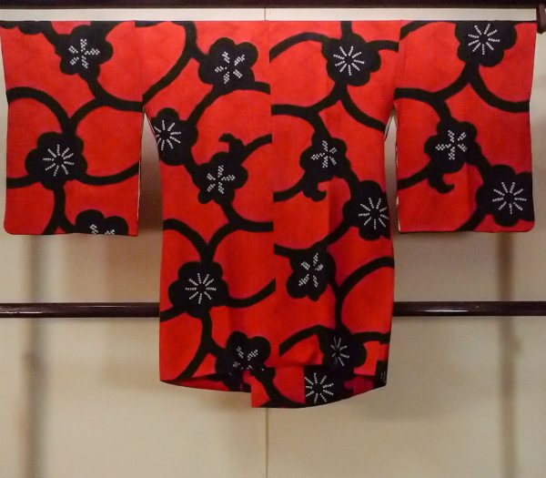 Photo2: O0131G Vintage Japanese kimono  Vivid Red DOCHUGI outer coat for women / Silk. Flower,   (Grade B) (2)