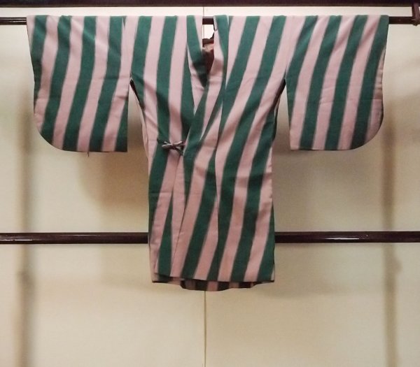 Photo1: O0131H Vintage Japanese kimono Pale Grayish Pink DOCHUGI outer coat for women / Silk. Stripes   (Grade D) (1)