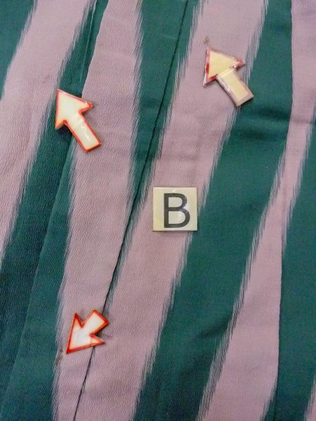 Photo15: O0131H Vintage Japanese kimono Pale Grayish Pink DOCHUGI outer coat for women / Silk. Stripes   (Grade D) (15)