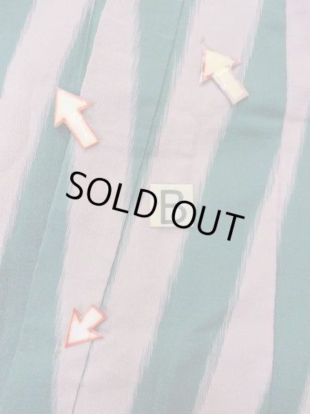 Photo15: O0131H Vintage Japanese kimono Pale Grayish Pink DOCHUGI outer coat for women / Silk. Stripes   (Grade D) (15)