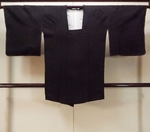 Photo1: Mint O0131X Vintage Japanese kimono   Black MICHIYUKI outer coat for women / Silk. Chinese flower,   (Grade A) (1)