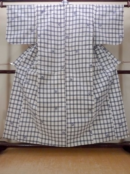 Photo1: O0218A Vintage Japanese kimono   White YUKATA summer(made in Japan) for women / Cotton. Flower,   (Grade C) (1)