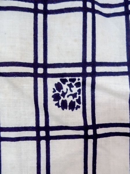 Photo6: O0218A Vintage Japanese kimono   White YUKATA summer(made in Japan) for women / Cotton. Flower,   (Grade C) (6)
