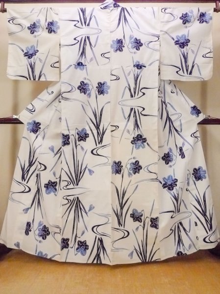 Photo1: O0218B Vintage Japanese kimono   White Pour Dyed Yukata for women / Cotton. Autumn bellflower   (Grade C) (1)