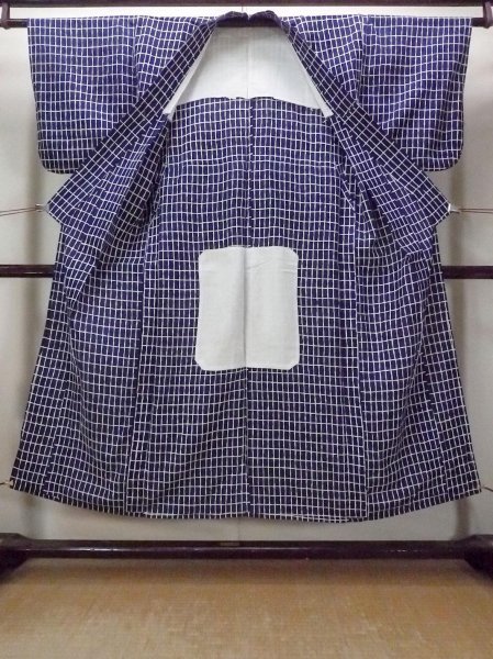 Photo2: O0218D Vintage Japanese kimono  Dark Indigo Blue YUKATA summer(made in Japan) for women / Cotton. Plaid Checks   (Grade C) (2)