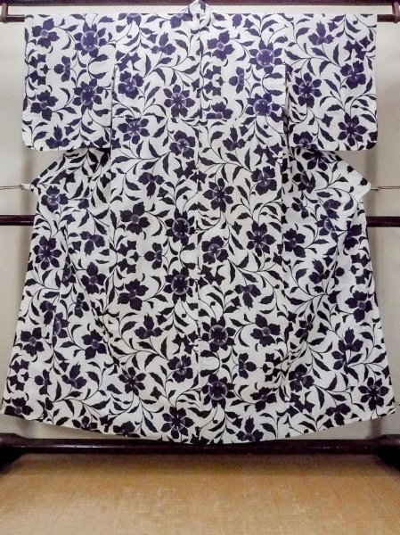 Photo1: O0218J Vintage Japanese kimono   White YUKATA summer(made in Japan) for women / Cotton. Flower,   (Grade C) (1)