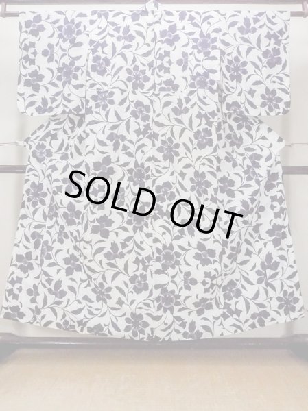 Photo1: O0218J Vintage Japanese kimono   White YUKATA summer(made in Japan) for women / Cotton. Flower,   (Grade C) (1)