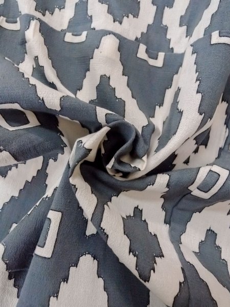 Photo11: O0218K Vintage Japanese kimono   Gray YUKATA summer(made in Japan) for women / Cotton. Geometrical pattern,   (Grade C) (11)