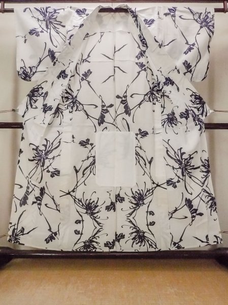 Photo2: O0218L Vintage Japanese kimono   Off White YUKATA summer(made in Japan) for women / Cotton/hemp Chrysanthemum,   (Grade C) (2)