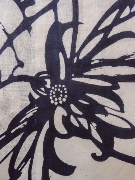 Photo6: O0218L Vintage Japanese kimono   Off White YUKATA summer(made in Japan) for women / Cotton/hemp Chrysanthemum,   (Grade C) (6)