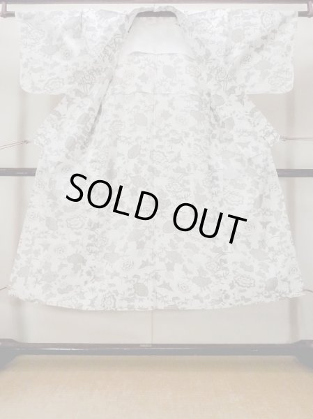 Photo3: O0218M Vintage Japanese kimono  Light Beige YUKATA summer(made in Japan) for women / Cotton. Peony,   (Grade C) (3)