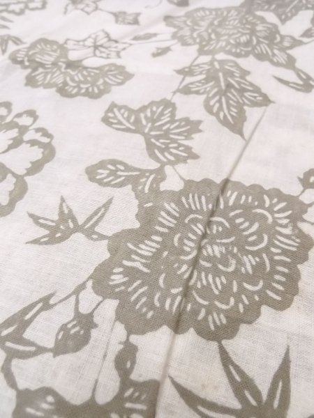 Photo8: O0218M Vintage Japanese kimono  Light Beige YUKATA summer(made in Japan) for women / Cotton. Peony,   (Grade C) (8)