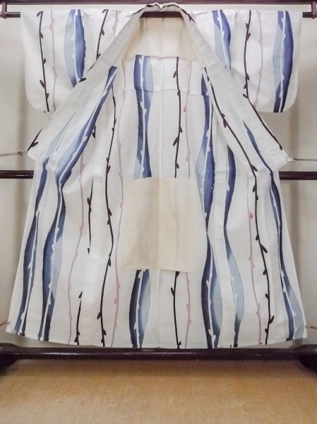 Photo2: O0218N Vintage Japanese kimono   Off White YUKATA summer(made in Japan) for women / Cotton/hemp Abstract pattern Stains all over.  (Grade D) (2)