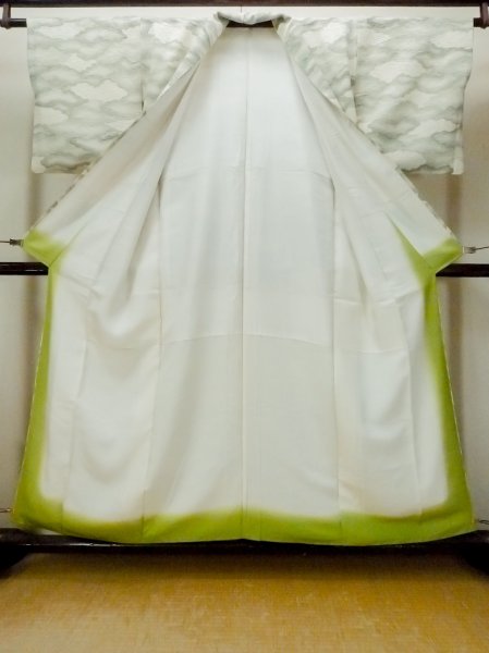 Photo2: O0218P Vintage Japanese kimono   Ivory KOMON dyed for women / Silk. Cloud,   (Grade B) (2)