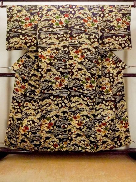 Photo1: O0219B Vintage Japanese kimono  Dark Navy Blue KOMON dyed for women / Silk. Flower,   (Grade B) (1)