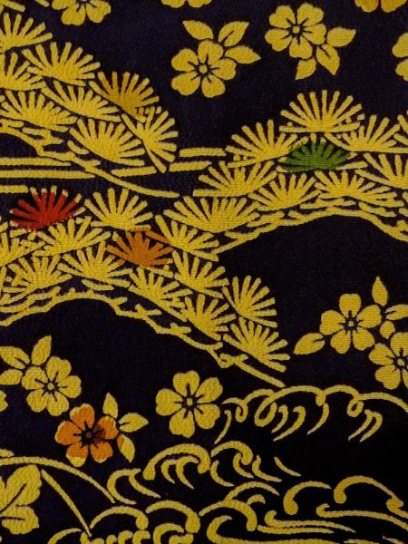 Photo7: O0219B Vintage Japanese kimono  Dark Navy Blue KOMON dyed for women / Silk. Flower,   (Grade B) (7)