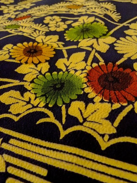 Photo8: O0219B Vintage Japanese kimono  Dark Navy Blue KOMON dyed for women / Silk. Flower,   (Grade B) (8)