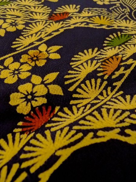 Photo10: O0219B Vintage Japanese kimono  Dark Navy Blue KOMON dyed for women / Silk. Flower,   (Grade B) (10)