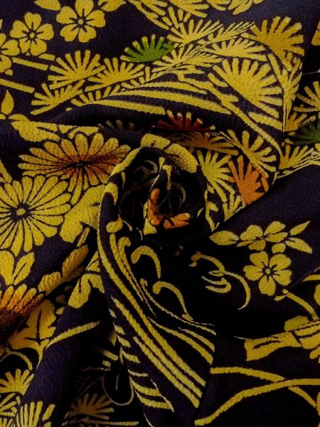 Photo11: O0219B Vintage Japanese kimono  Dark Navy Blue KOMON dyed for women / Silk. Flower,   (Grade B) (11)