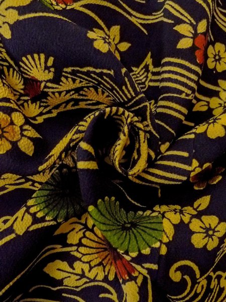 Photo12: O0219B Vintage Japanese kimono  Dark Navy Blue KOMON dyed for women / Silk. Flower,   (Grade B) (12)