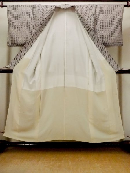 Photo2: O0219C Vintage Japanese kimono   Off White KOMON dyed for women / Silk. Dot,   (Grade D) (2)