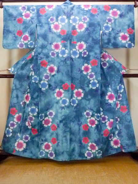 Photo1: O0228A Vintage Japanese kimono  Pale Light Blue YUKATA summer(made in Other than Japan) for women / Cotton. Flower,   (Grade C) (1)