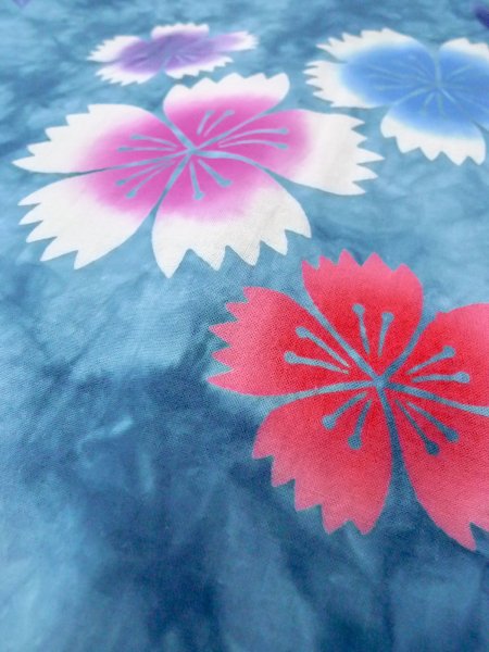Photo8: O0228A Vintage Japanese kimono  Pale Light Blue YUKATA summer(made in Other than Japan) for women / Cotton. Flower,   (Grade C) (8)