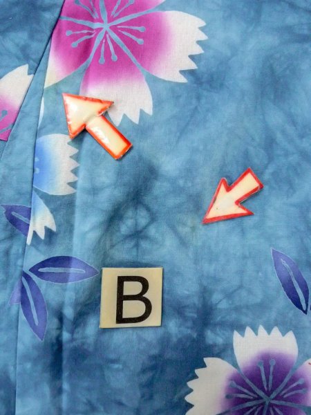 Photo15: O0228A Vintage Japanese kimono  Pale Light Blue YUKATA summer(made in Other than Japan) for women / Cotton. Flower,   (Grade C) (15)