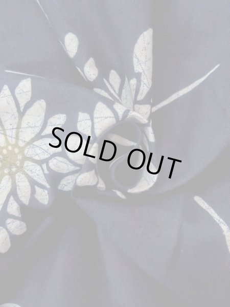 Photo11: O0228D Vintage Japanese kimono   Indigo Blue Pour Dyed Yukata for women / Cotton. Flower,   (Grade C) (11)