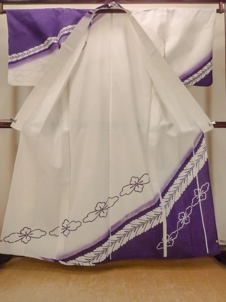 Photo2: O0228H Vintage Japanese kimono   White YUKATA summer(made in Japan) for women / Cotton/hemp Flower,   (Grade C) (2)