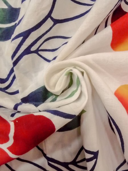 Photo12: O0228I Vintage Japanese kimono   White Pour Dyed Yukata for women / Cotton. Camellia,   (Grade D) (12)