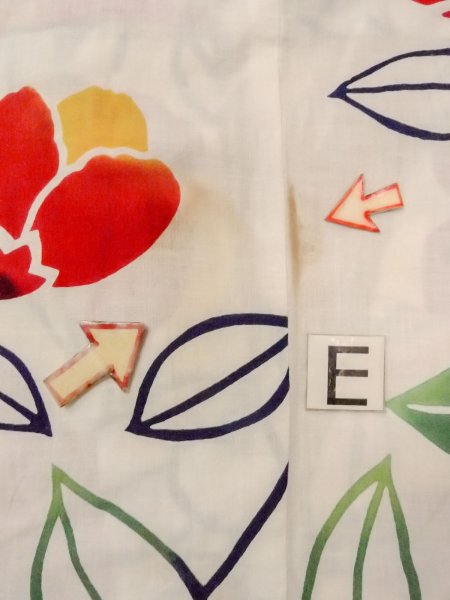 Photo18: O0228I Vintage Japanese kimono   White Pour Dyed Yukata for women / Cotton. Camellia,   (Grade D) (18)