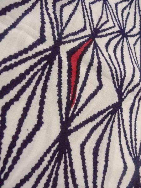 Photo8: O0228K Vintage Japanese kimono   White YUKATA summer(made in Japan) for women / Cotton. Geometrical pattern   (Grade B) (8)