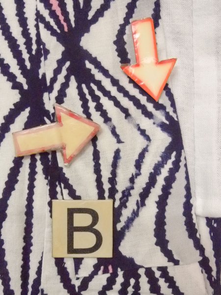 Photo15: O0228K Vintage Japanese kimono   White YUKATA summer(made in Japan) for women / Cotton. Geometrical pattern   (Grade B) (15)