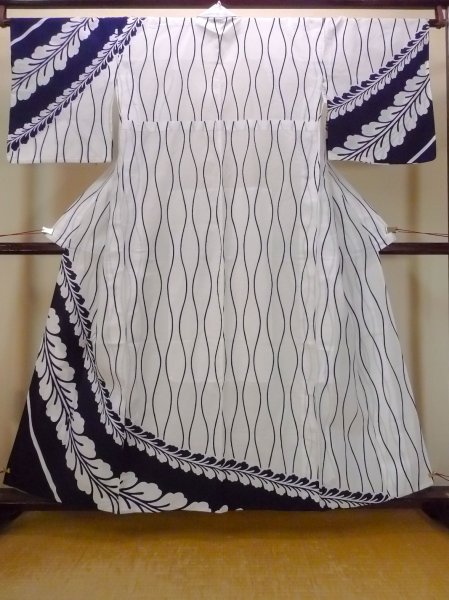 Photo1: O0228M Vintage Japanese kimono   White YUKATA summer(made in Japan) for women / Cotton. Flower,   (Grade B) (1)