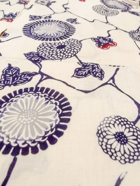 Photo10: O0228O Vintage Japanese kimono   White Pour Dyed Yukata for women / Linen. Chrysanthemum,   (Grade C) (10)