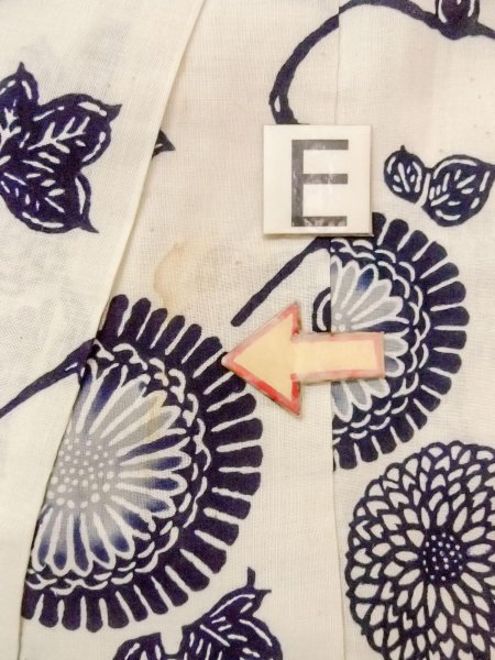 Photo18: O0228O Vintage Japanese kimono   White Pour Dyed Yukata for women / Linen. Chrysanthemum,   (Grade C) (18)