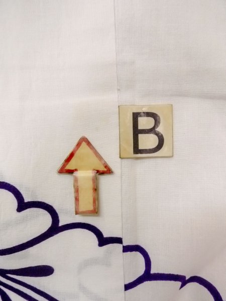 Photo15: O0228P Vintage Japanese kimono   White YUKATA summer(made in Japan) for women / Cotton. Flower   (Grade D) (15)