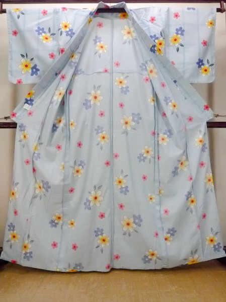 Photo2: O0228Q Vintage Japanese kimono  Light Light Blue YUKATA summer(made in Other than Japan) for women / Cotton. Flower,   (Grade B) (2)